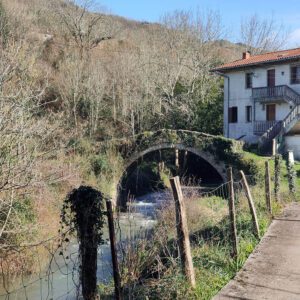 Uraren bideak: Granada erreka ibaia, Aizarnazabalen