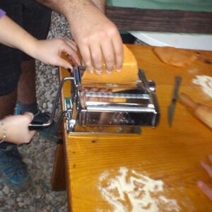 Saborea la Zona Minera: Manos a la pasta